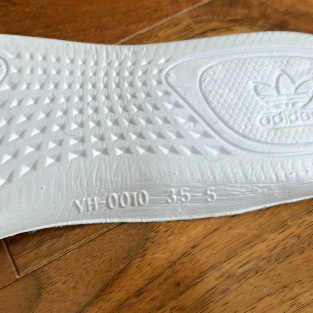 Authentic Yeezys! - Picture 6 of 8